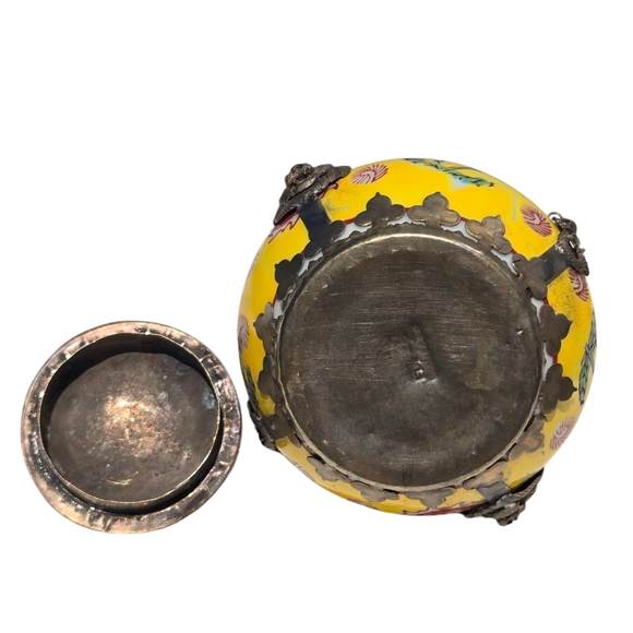 Stunning Antique Chinese Yellow and Red Porcelain Dragon &‎ Lion Incense Burner - Picture 6 of 7